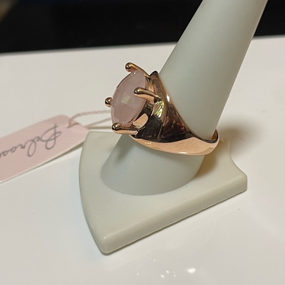 Rose Cut Carved Rose Quartz Ring - Picture 4 of 8